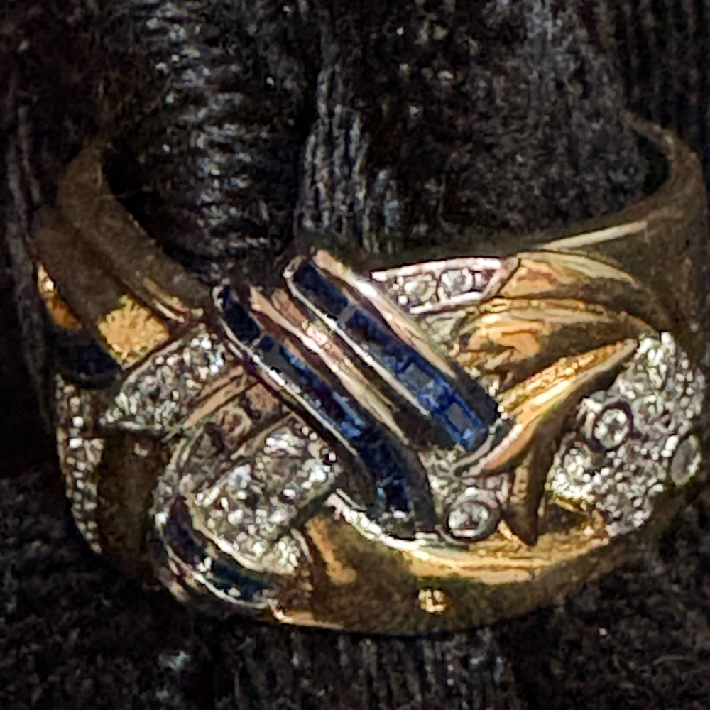 ELEGANT GOLD SAPPHIRE MULIT- STONE RING sizes 6,7,8,9
